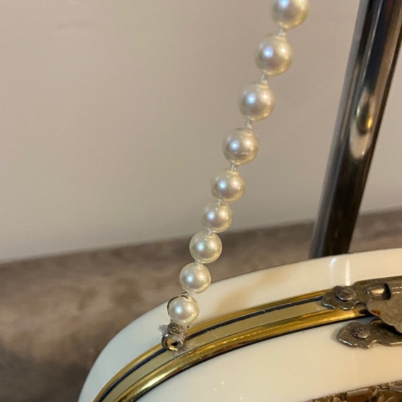 Rare Vintage Bakelite Shell Chip Confetti Minaudiere Gold Mini Bag Pearl Strap - Picture 12 of 12